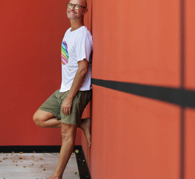 Portrait de BASTIEN ESTEBAN, accompagnant spirituel et énergétique, pris le 11 aoûr 2024 à JATXOU. Sessions énergétiques, breathwork, stages, formations, retraites, massages. Photographie de Stéphane Bellocq.
A portrait of BASTIEN ESTEBAN, spiritual companion, taken on the 10th august 2024 in JATXOU. Energetic sessions, breathwork, courses and training sessions, retreats, massages. Photography by Stephane Bellocq.
